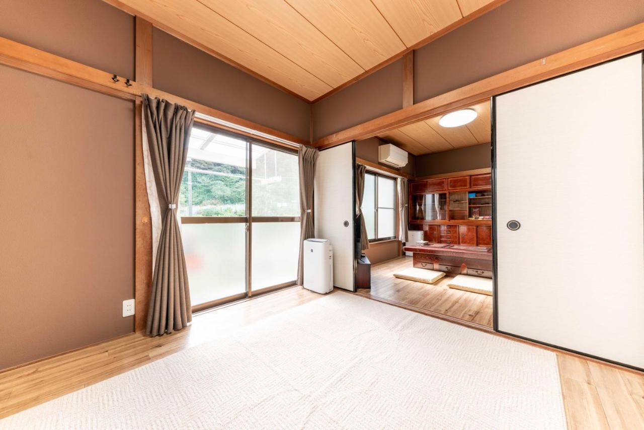 箱根湯本 川風荘 - Hakone Yumoto Kawakazesou Apartment Bagian luar foto