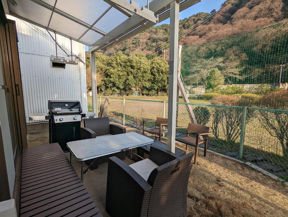 箱根湯本 川風荘 - Hakone Yumoto Kawakazesou Apartment Bagian luar foto