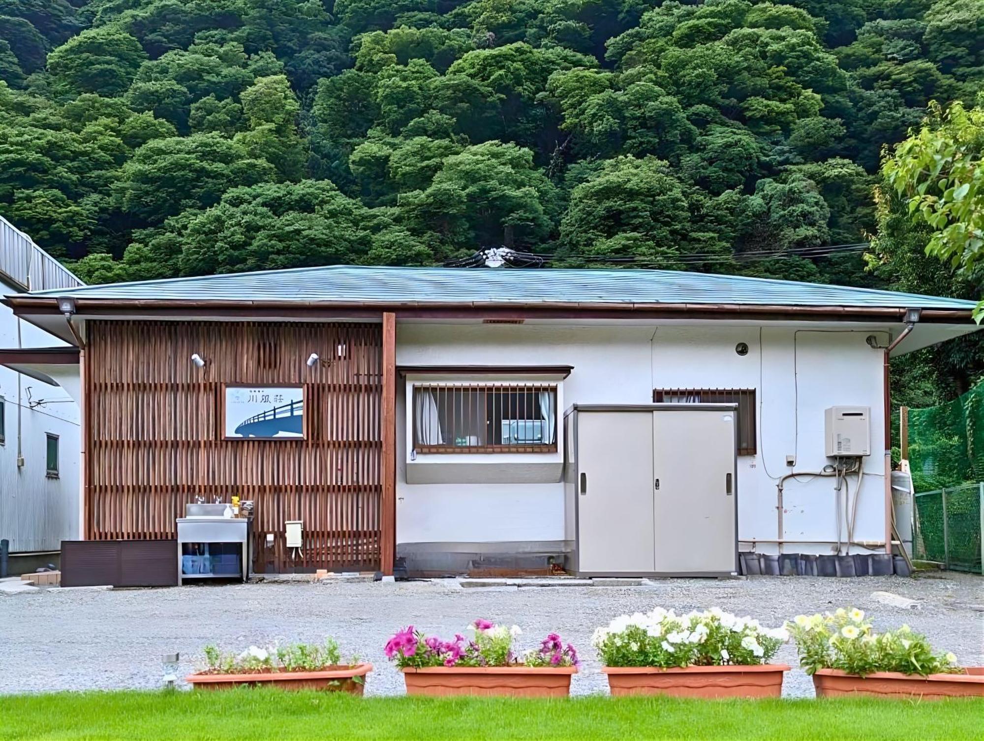 箱根湯本 川風荘 - Hakone Yumoto Kawakazesou Apartment Bagian luar foto